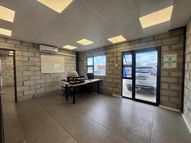 To Let Commercial Property for Rent in Cotswold Eastern Cape